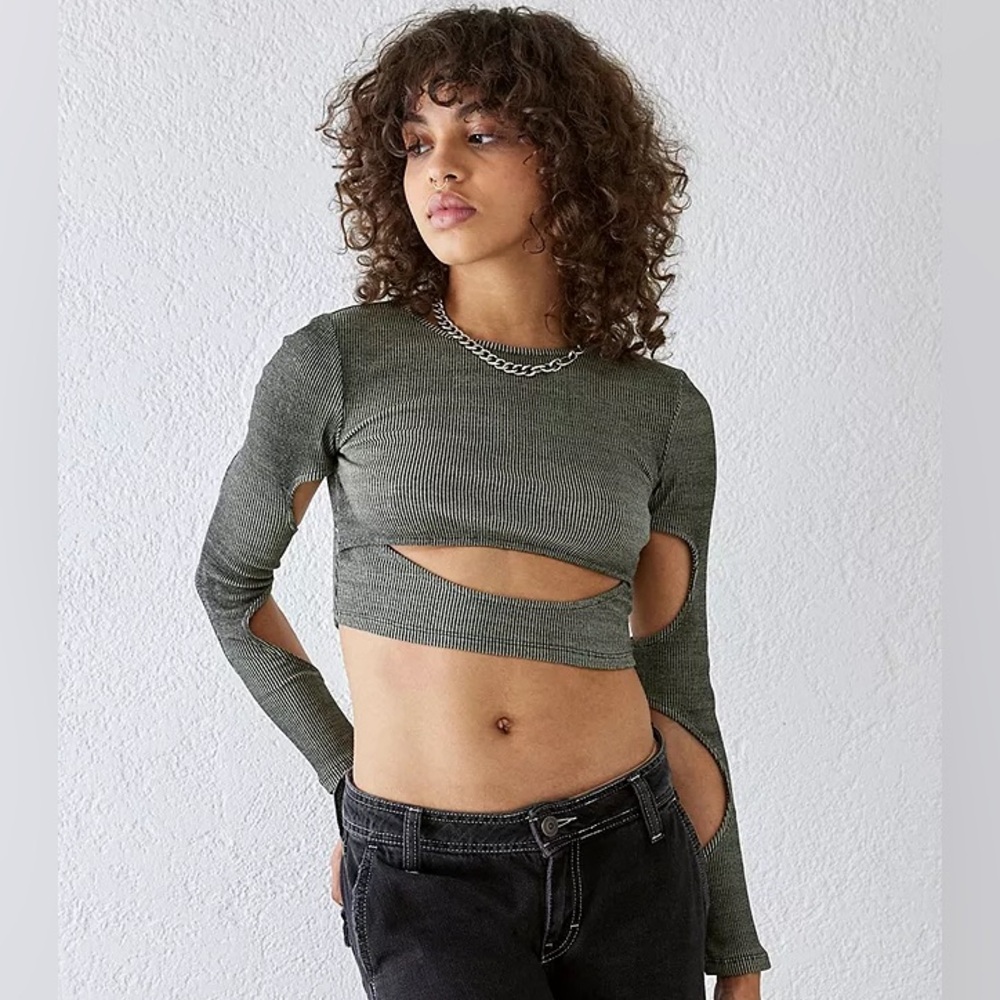 BDG Ladies NWT Zoe Cut-Out Crop Top. Small. Black ribbed.